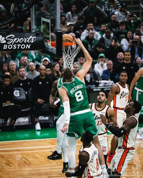 凯尔特人轻取活塞 晋级季后赛次轮 凯尔特人轻取活塞 晋级季后赛次轮